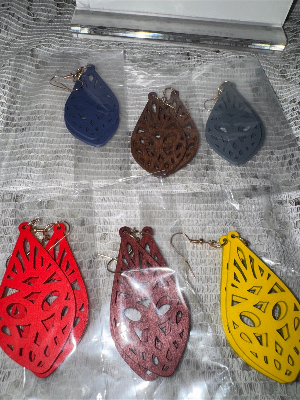 wood laser cut droplet earrings 6 pairs blue brown gray red plum yellow new 3”